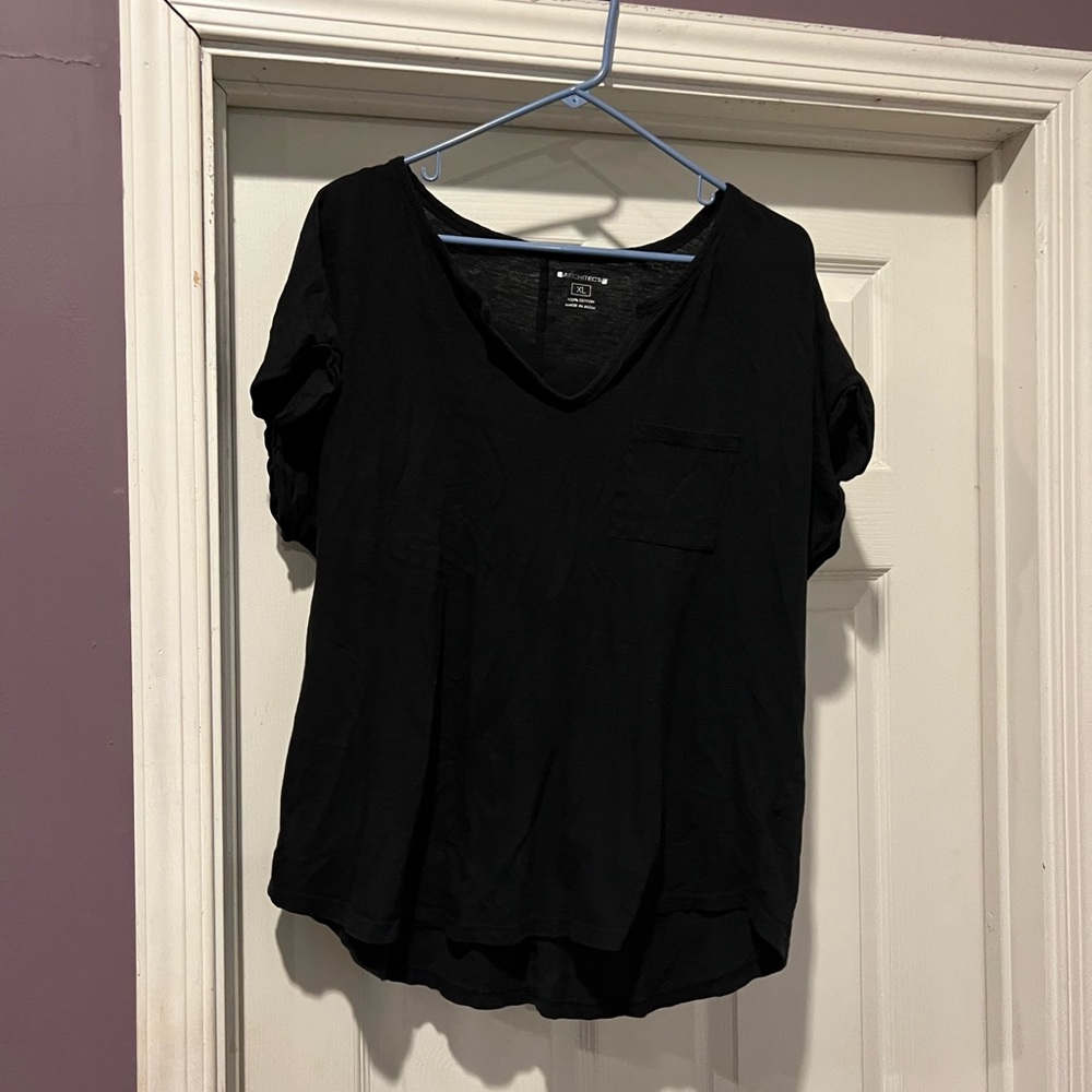 Black v neck tee